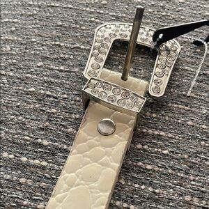 Elegant White Croc-Embossed Belt with Silver Accents
